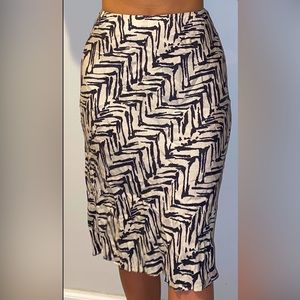 ‘The Limited Silk’ white and black flowy midi skirt size XS